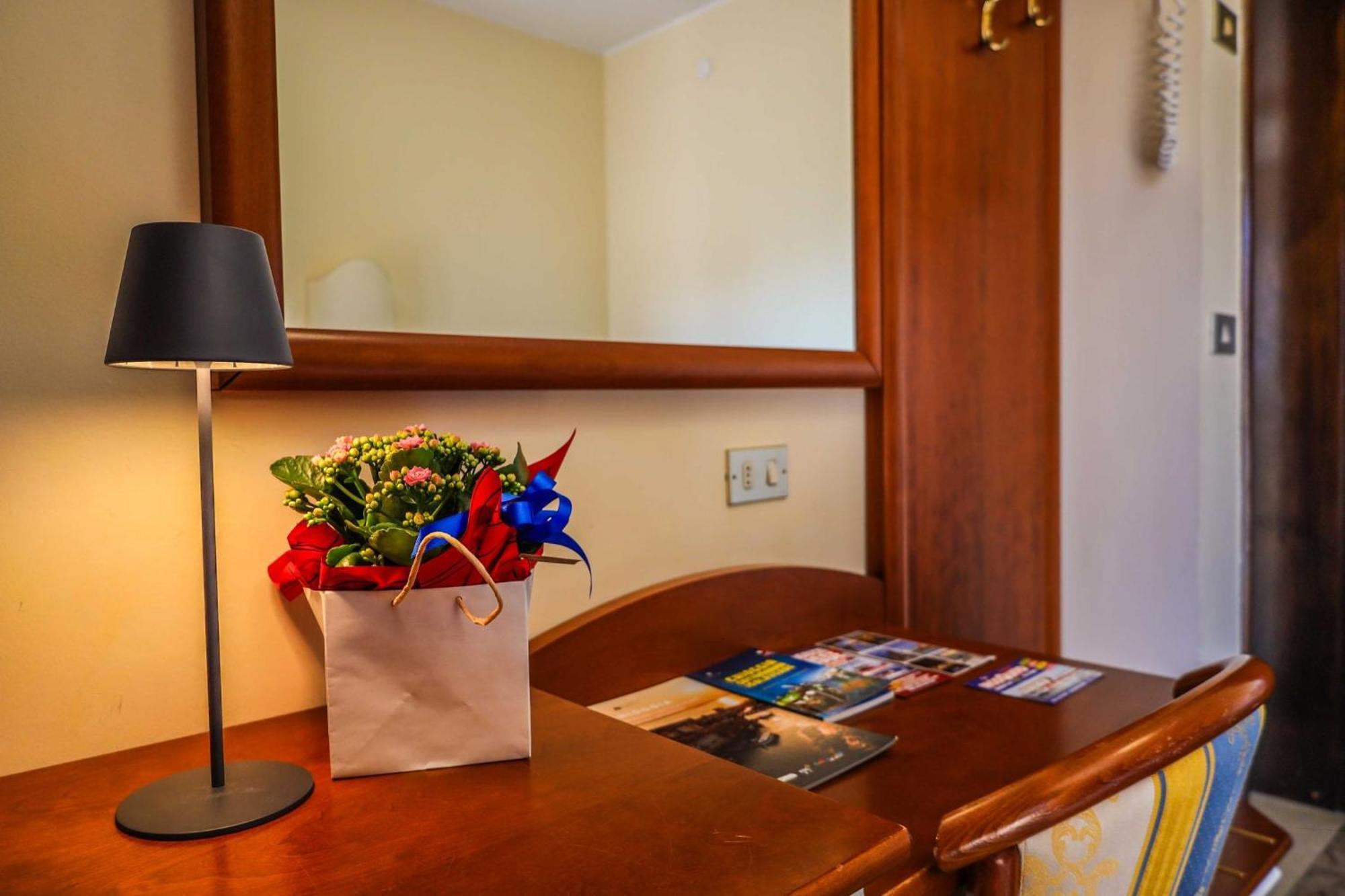 Easy Hotel Meryon Соттомарина Экстерьер фото