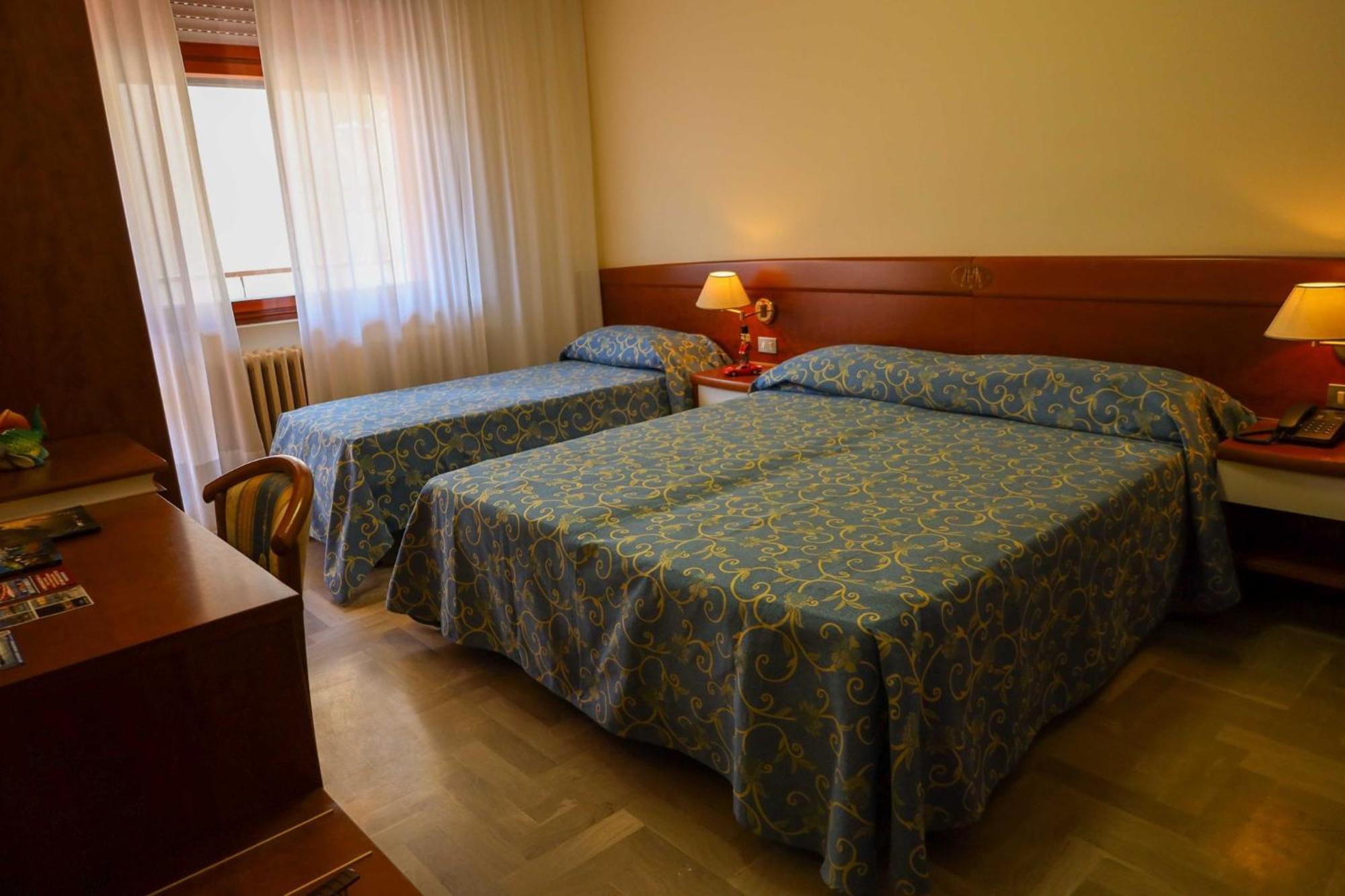 Easy Hotel Meryon Соттомарина Экстерьер фото