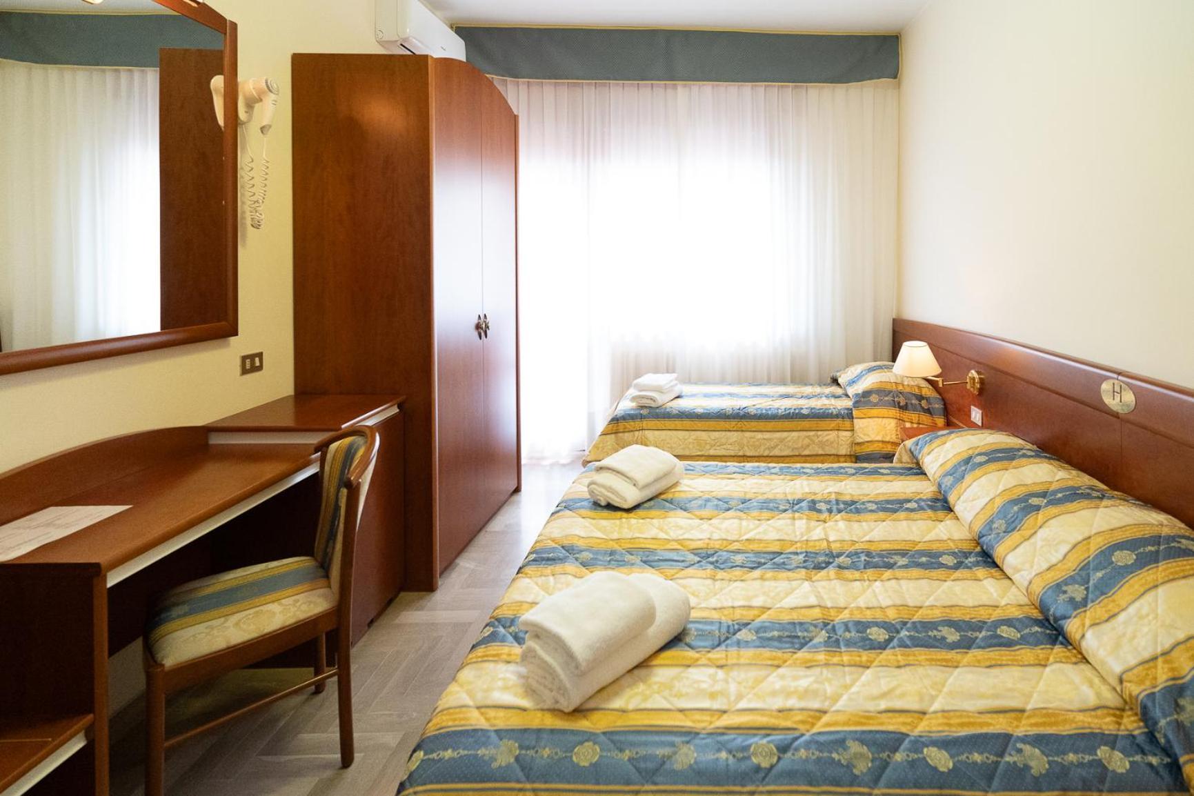 Easy Hotel Meryon Соттомарина Номер фото