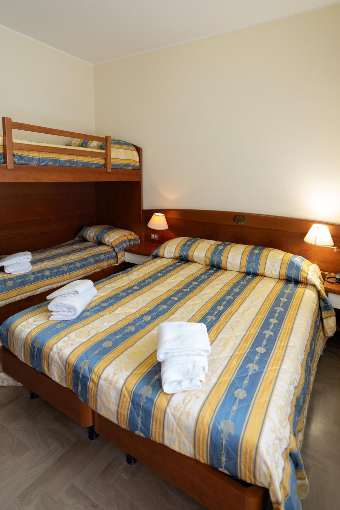 Easy Hotel Meryon Соттомарина Экстерьер фото