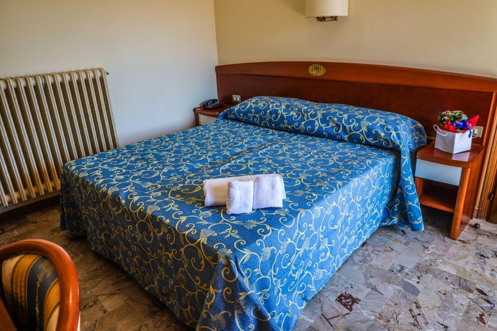 Easy Hotel Meryon Соттомарина Экстерьер фото